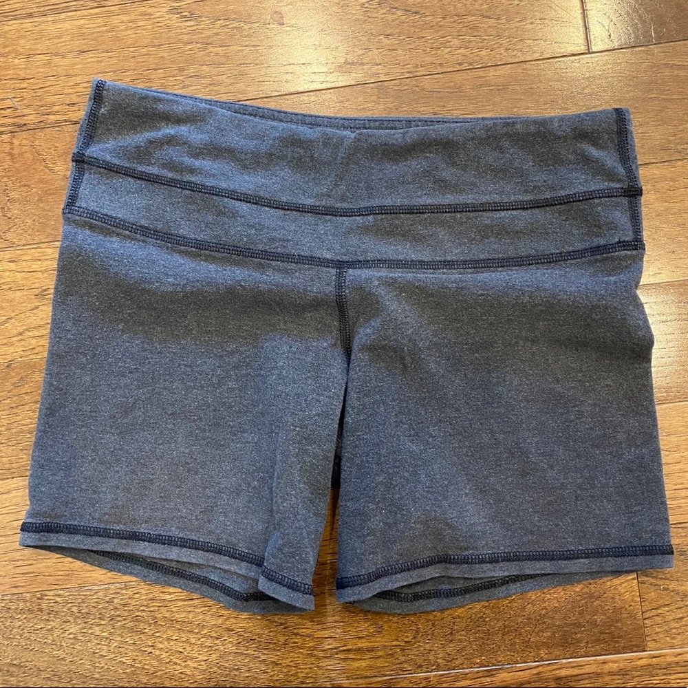 LULULEMON GRAY COMPRESSION SHORTS SIZE 6